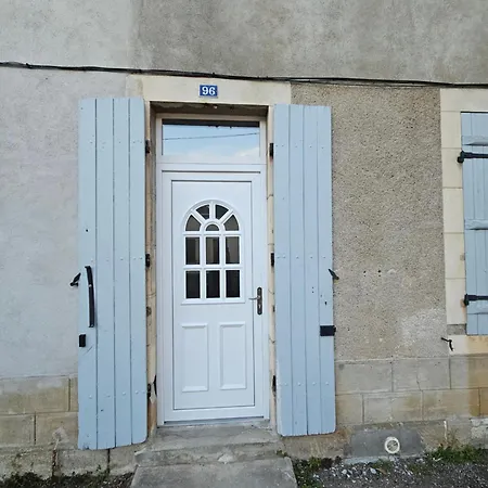 Le 96 Apartment *